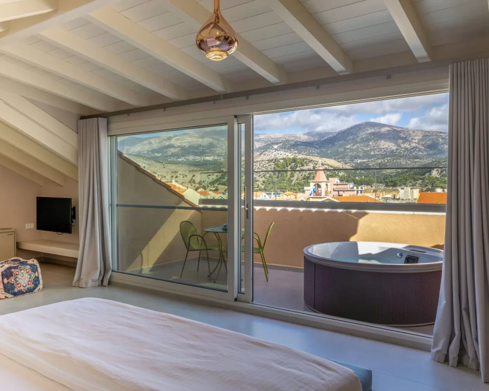 Superior Family Suite with Outdoor Hot Tub